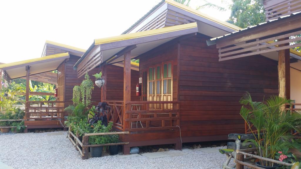 Happy Guesthouse Bungalow Sukhothai Eksteriør billede