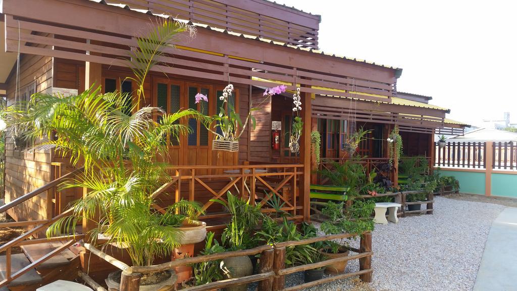 Happy Guesthouse Bungalow Sukhothai Eksteriør billede